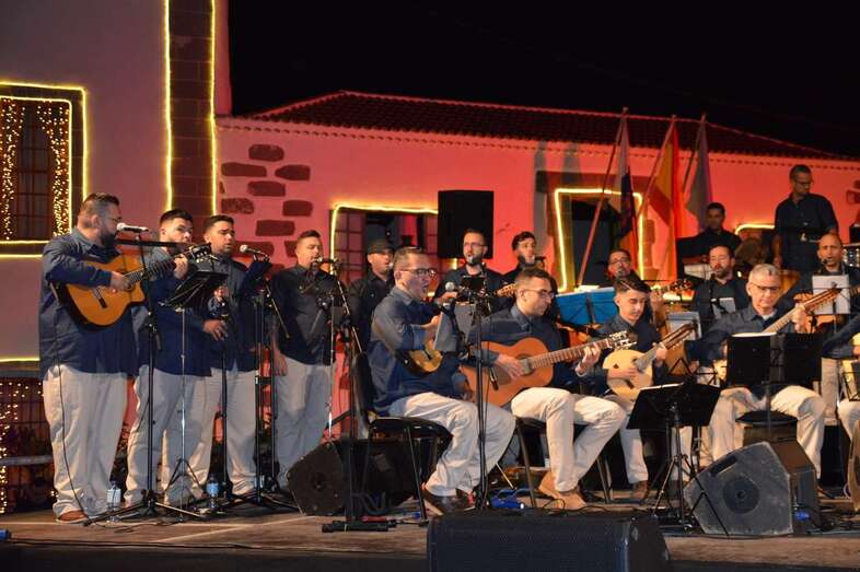 Momento de la actuación de la Parranda Araguaney (Foto TA)